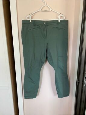 GAP Modern Stretch Skinny Crop in Forest Green